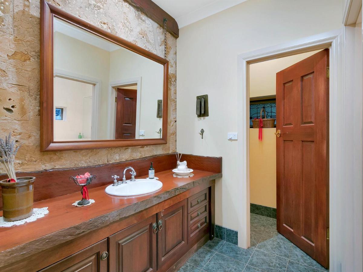 Lake Bywater Cottage Walker Flat Bagian luar foto