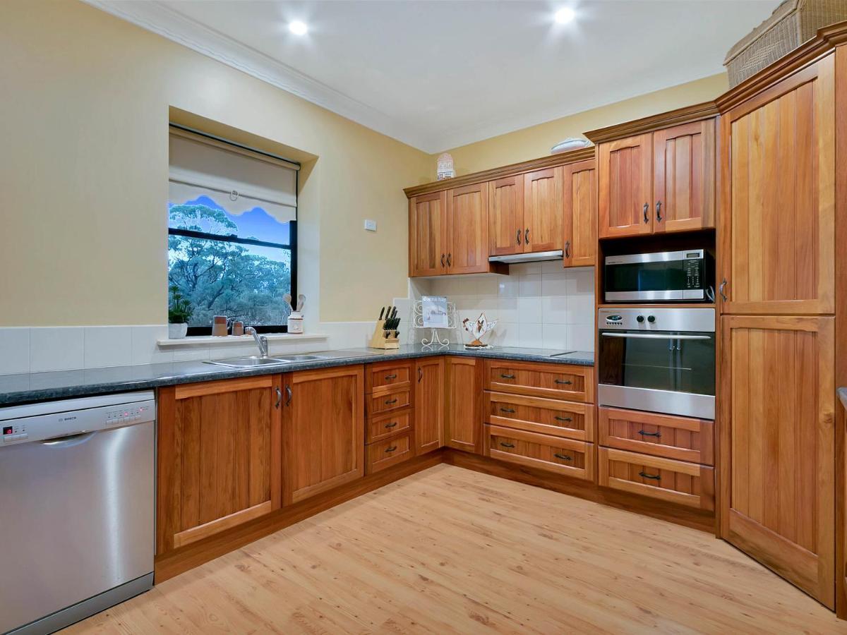 Lake Bywater Cottage Walker Flat Bagian luar foto