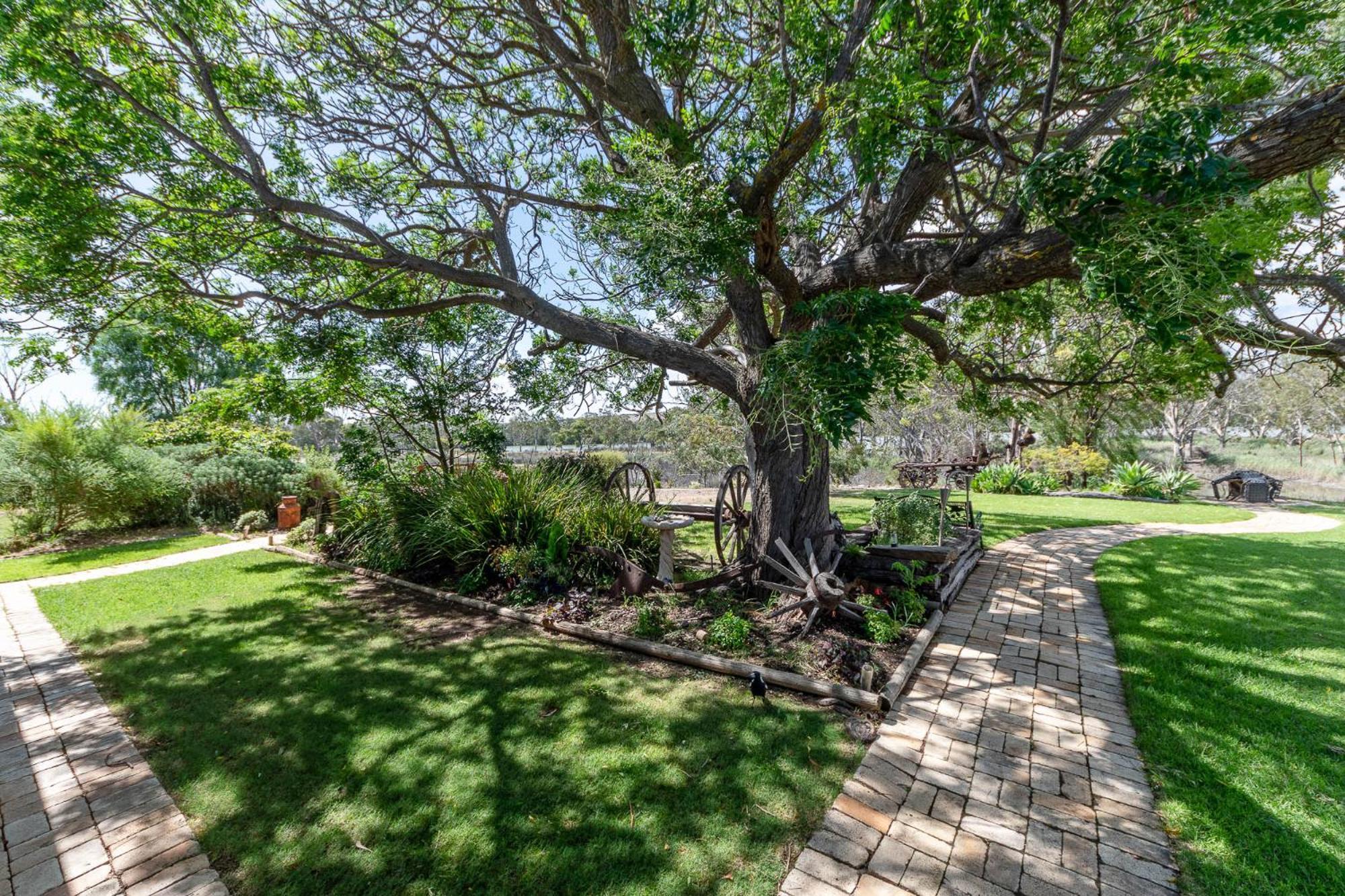 Lake Bywater Cottage Walker Flat Bagian luar foto